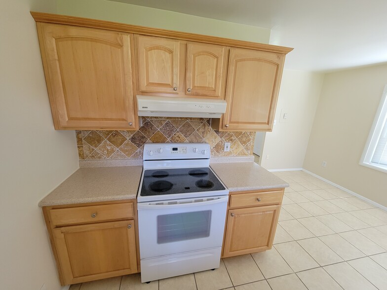 Building Photo - 7425 Bee Bee Dr