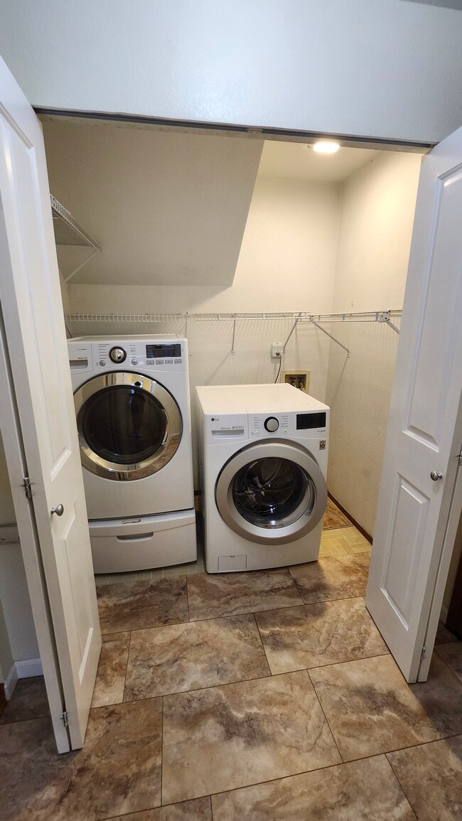 Building Photo - 35336 10th Pl SW