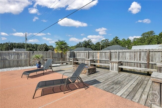 Building Photo - 106 Laurel Ln