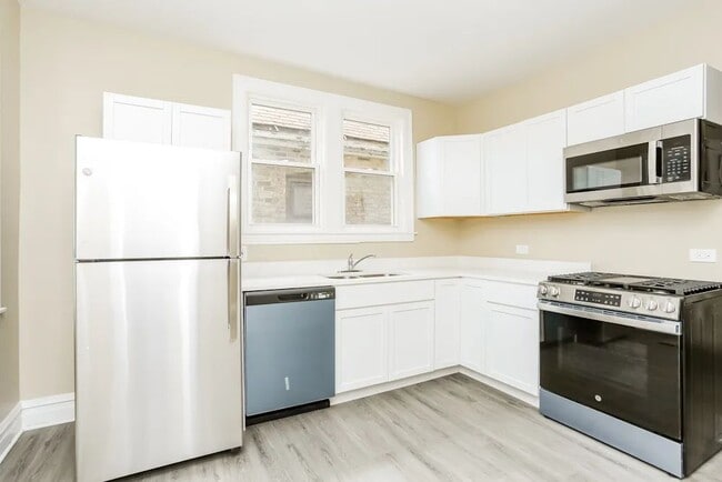 Building Photo - 4541 W Altgeld St