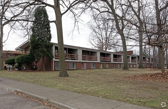 744 Carnegie Ave - Essex House