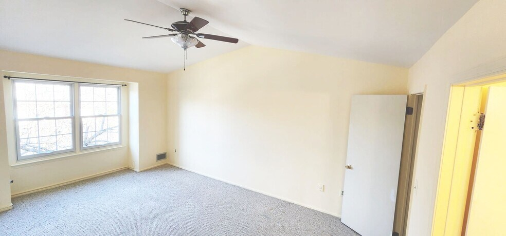 Building Photo - 1410 Pinhorn Dr
