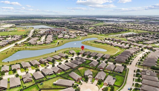 Building Photo - 23607 Legano Dr