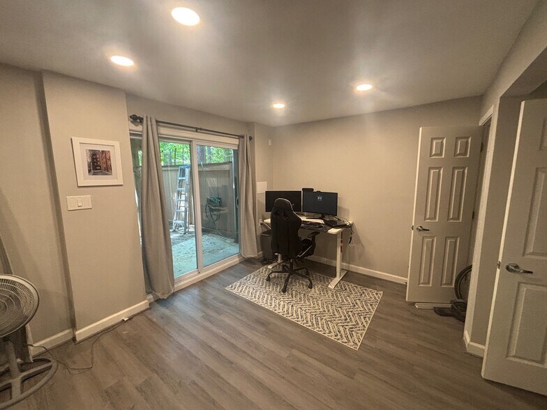 Building Photo - 2285 Emerald Heights Ct