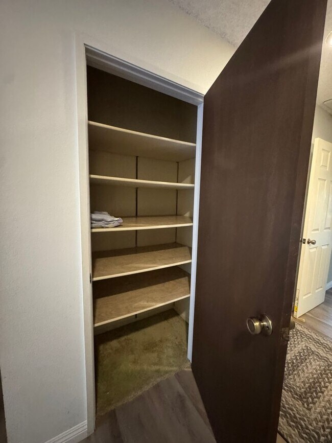 Building Photo - 3Br 3Ba House with Pool Across- RIVERFRONT with Balcony Observation Deck