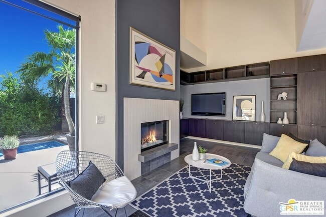 Building Photo - 1536 E Baristo Rd