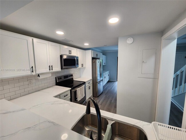 Building Photo - 3145 Coastal Hwy