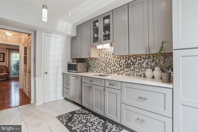 Building Photo - 6156 Wellington Commons Dr