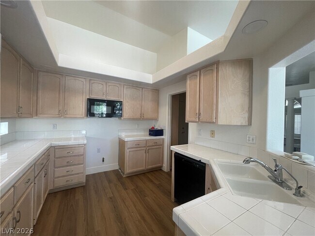 Building Photo - 2538 Furnace Creek Ave