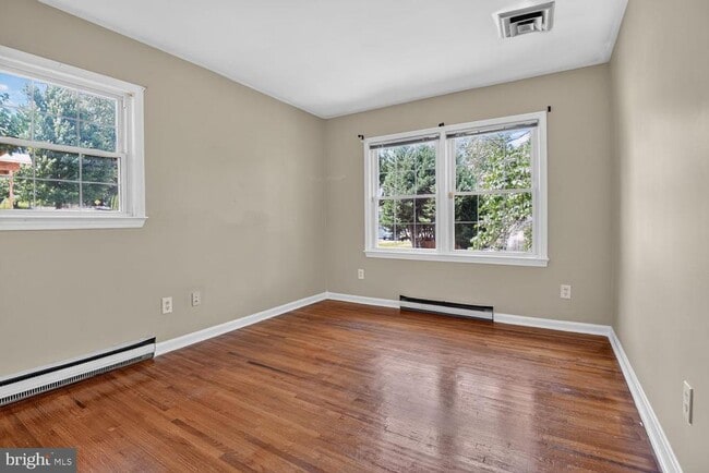 Building Photo - 3409 Beverly Dr