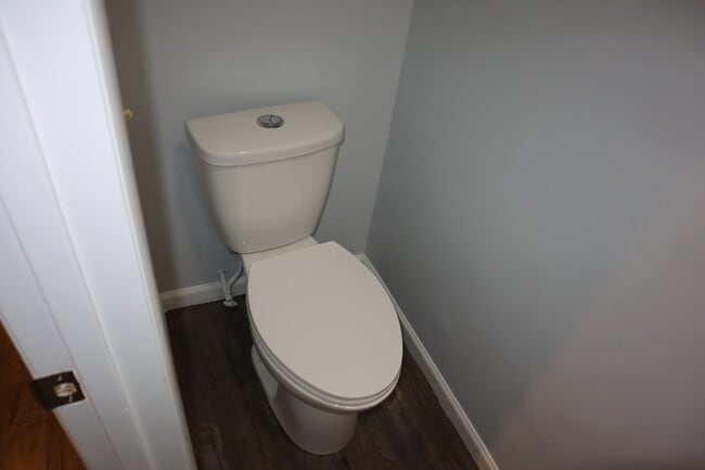 Building Photo - 4963 Singleton Dr
