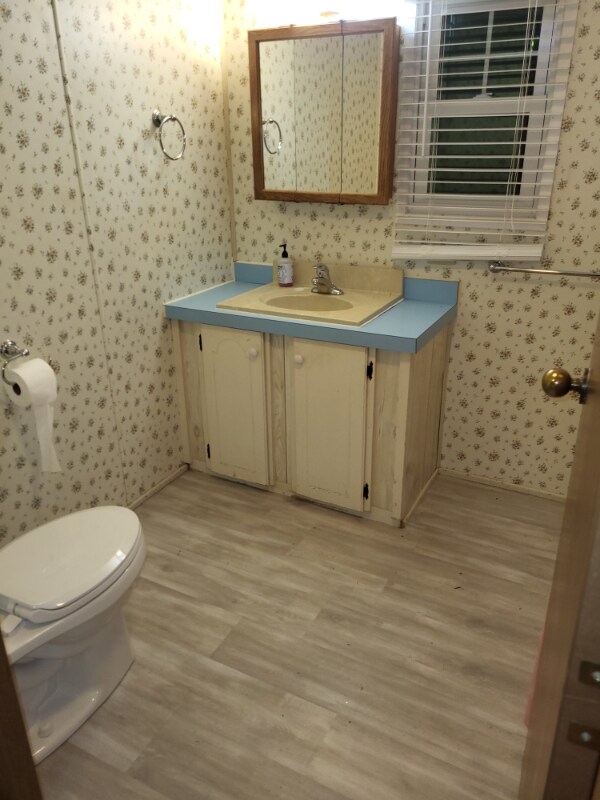 Building Photo - 12 Breton Ln