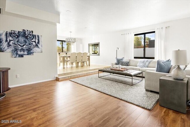 Building Photo - 6547 E Voltaire Ave