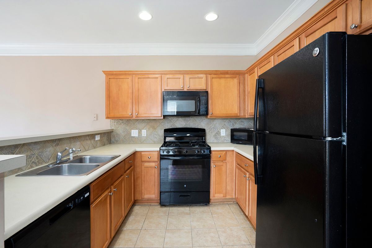 Building Photo - 804 Arbor Gate Ln