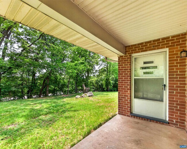 Building Photo - 1272 Rio Rd E