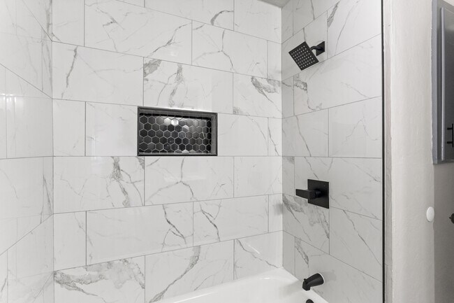 Building Photo - 2609 N Key Blvd