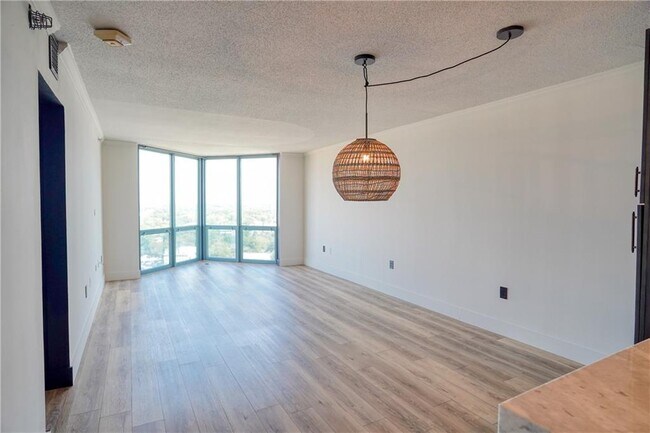 Building Photo - 2870 Pharr Ct S Northwest