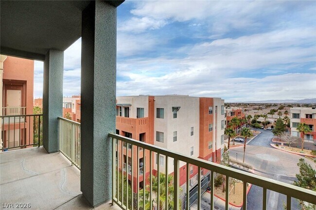 Building Photo - 62 E Serene Ave