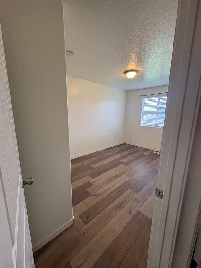 Building Photo - 159 W 700 N