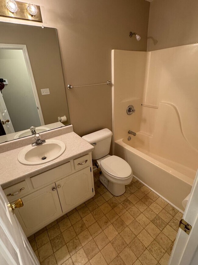 Building Photo - Wonderful 3 Bed 2 Bath Home in Covington w...