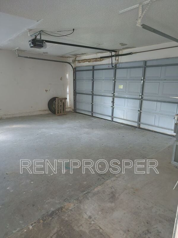 Building Photo - 3816 Sutters Mill Circle