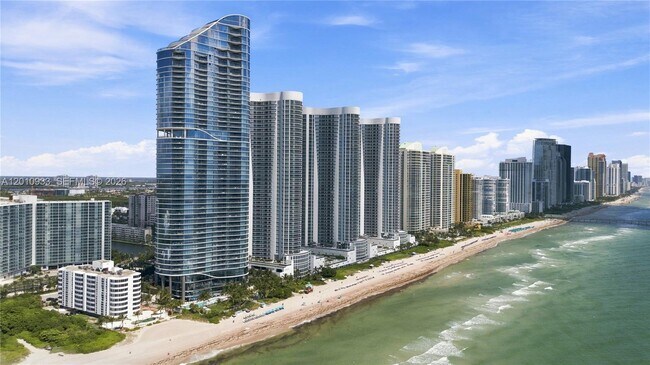 Building Photo - 15811 Collins Ave