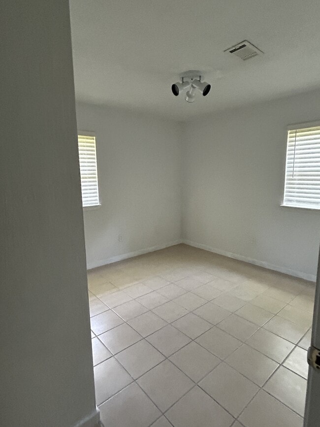 Building Photo - 2505 Fortson St