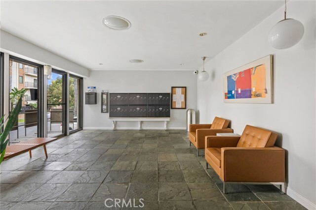 Building Photo - 320 S Gramercy Pl