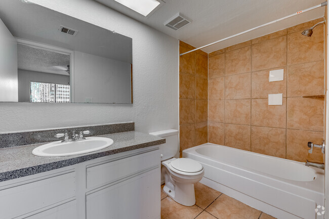 1BR, 1BA - 636SF - Bathroom - Solano Park Apartments