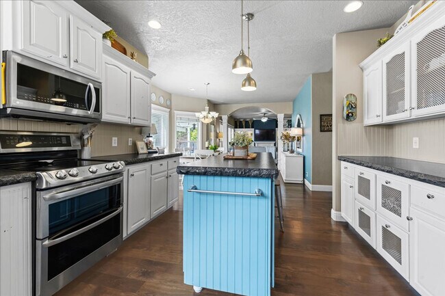 Building Photo - 2279 S Bear Claw Way