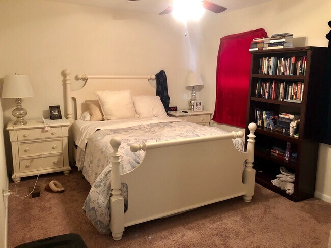 Building Photo - 205 John M Long Dr