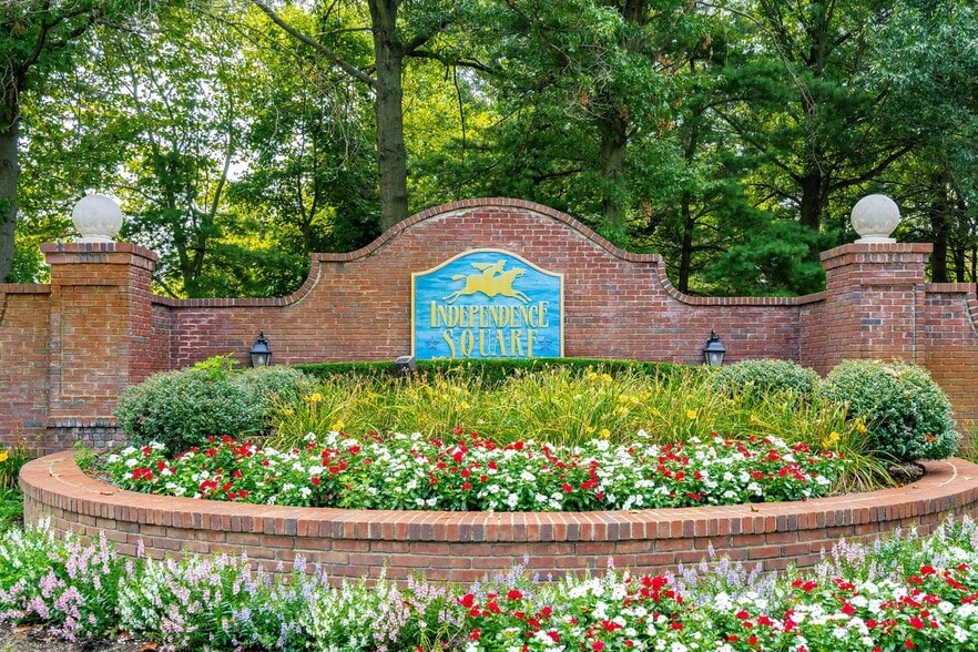 Building Photo - 5 Whistler Dr