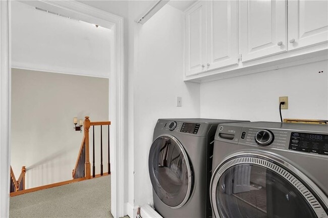 Building Photo - 7155 Roswell Rd