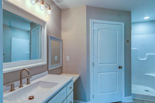 Building Photo - 184 Garden Gate Dr