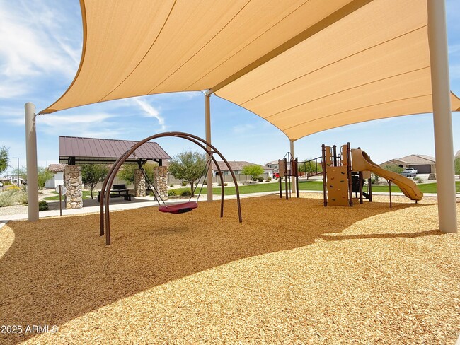 Building Photo - 14807 W Soft Wind Dr