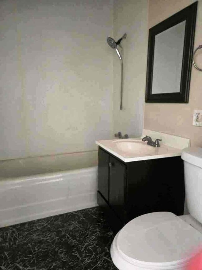Building Photo - Hoquiam home - FOR RENT!