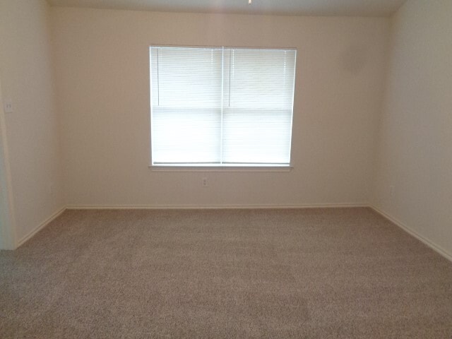 Building Photo - 17111 Oakwood Chase Dr