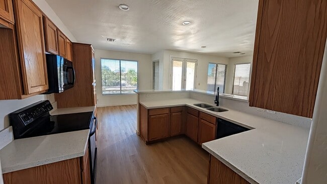 Building Photo - 29810 N Little Leaf Dr