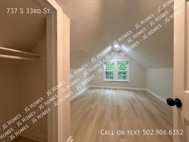 Building Photo - 737 S 33rd St