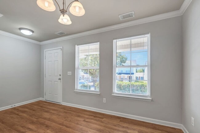 Building Photo - Beautiful Townhome in Antioch