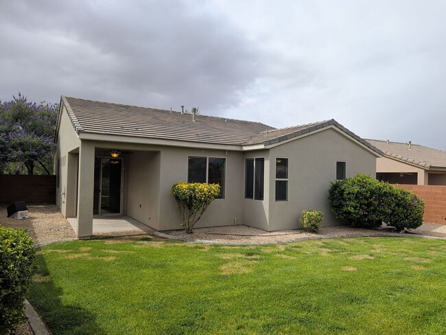 Building Photo - Easy Living in Coral Canyon! 3 Bedroom Home
