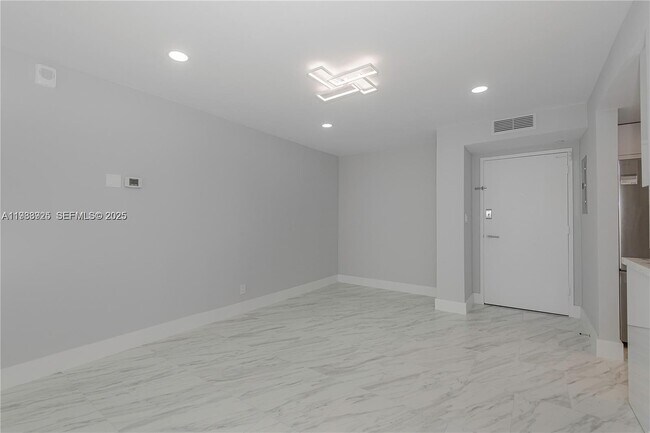 Building Photo - 3180 S Ocean Dr