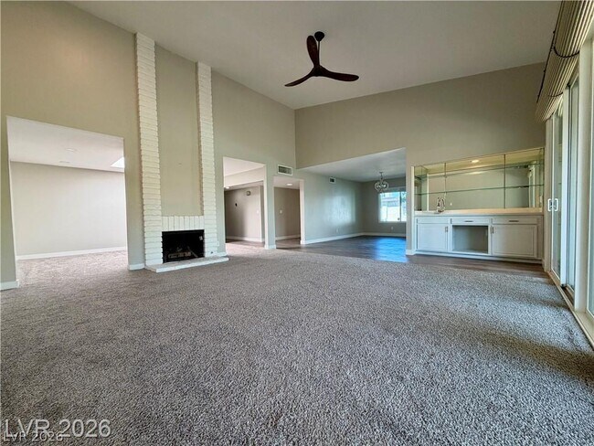 Building Photo - 3142 Espanol Dr