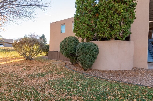 Building Photo - San Mateo - Unit 70