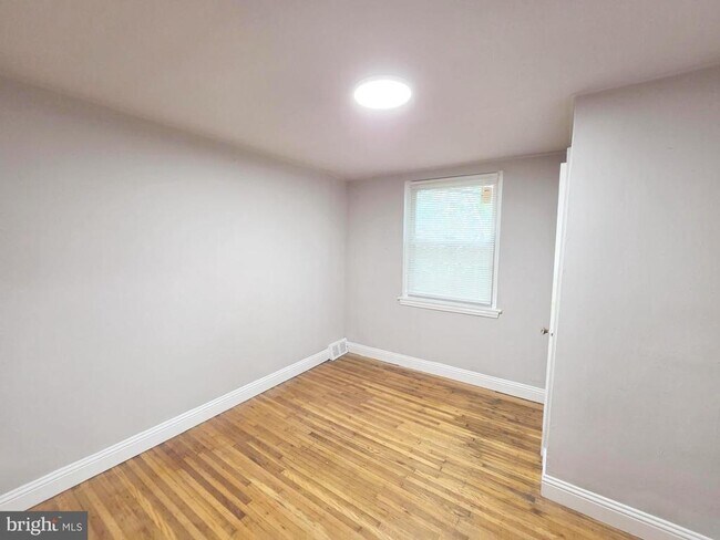 Building Photo - 6653 Perry Ave