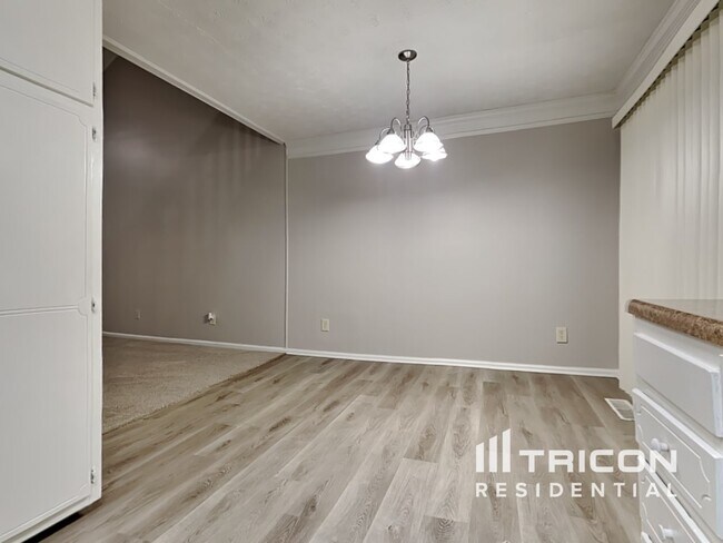 Building Photo - 433 Orchard Dr