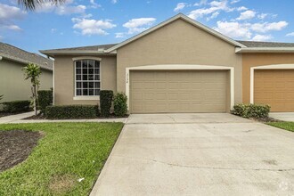 Building Photo - Beachside townhome in desirable Oceanside ...