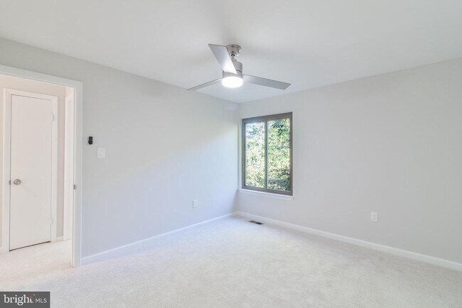 Building Photo - 8748 Ridge Hollow Ct