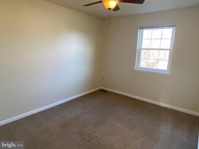 Building Photo - 7432 Pohick Rd