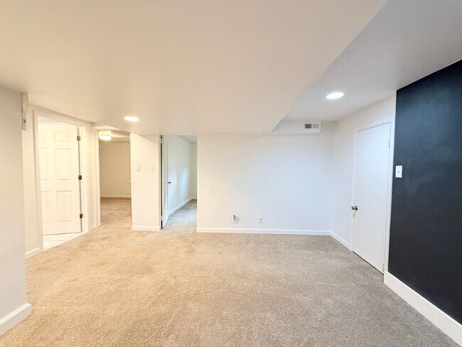 Building Photo - 345 W 1300 N